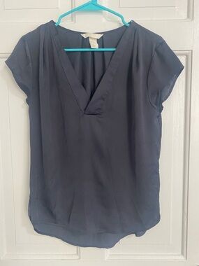 Women's Gray V-Neck Cap Sleeve Blouse